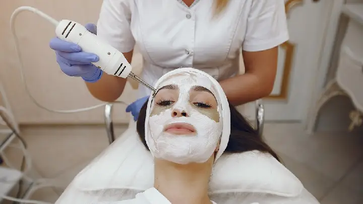 Which Chemical Peel Is Right for You? Choosing the Perfect Peel for Your Skin Type